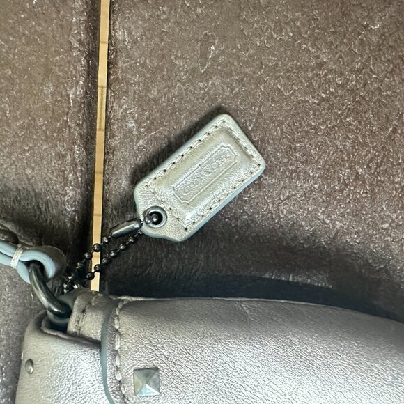 RARE COACH Rose Gold Clutch Wristlet Small Purse Bag with Metal Studs Detail - Picture 10 of 11
